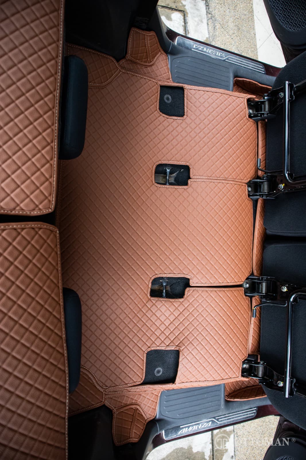 Toyota Avanza with Ottoman custom-fit seat covers and 3D car mats