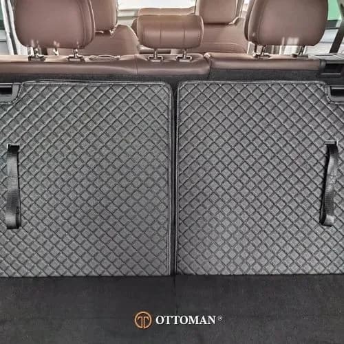 Chery Tiggo 8 fitted with Classic Black 3D car mats