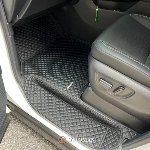 Toyota Alphard Ottoman — real install