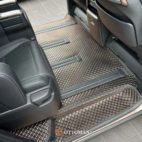 Toyota Alphard Ottoman — real install
