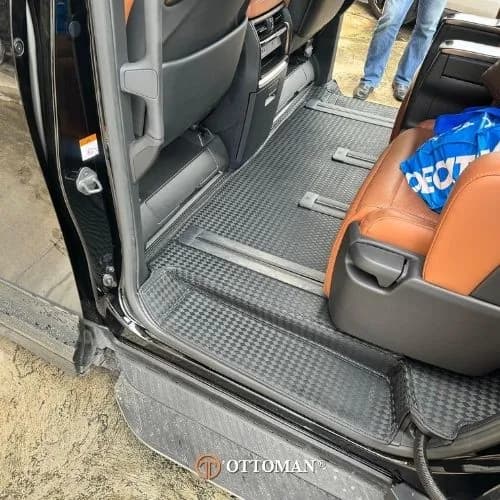 Toyota Alphard Ottoman — real install