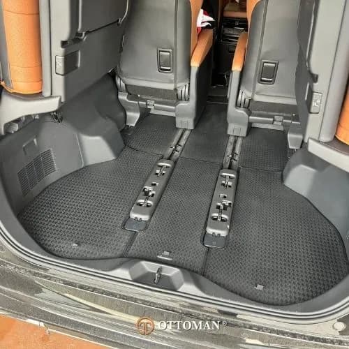 Toyota Alphard Ottoman — real install