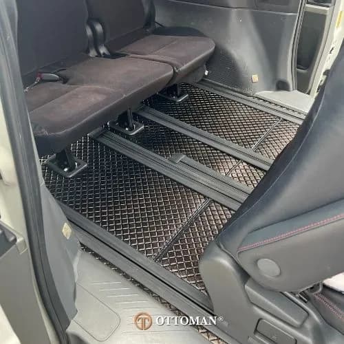 Toyota Estima Ottoman — real install