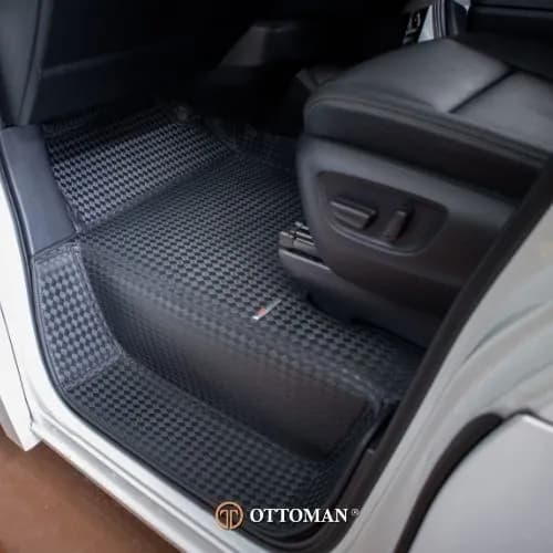Toyota Granace Titanium Series Black — real install