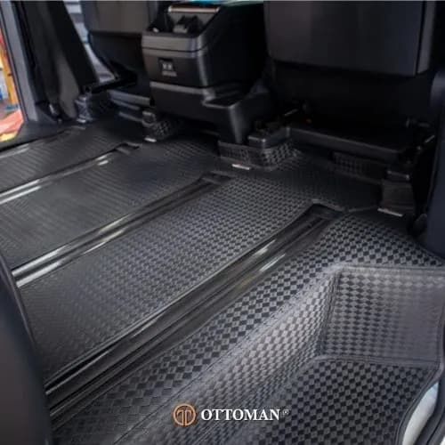 Toyota Granace Titanium Series Black — real install