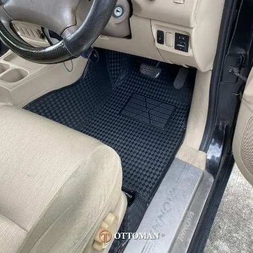 Toyota Innova fitted with Black 3D car mat