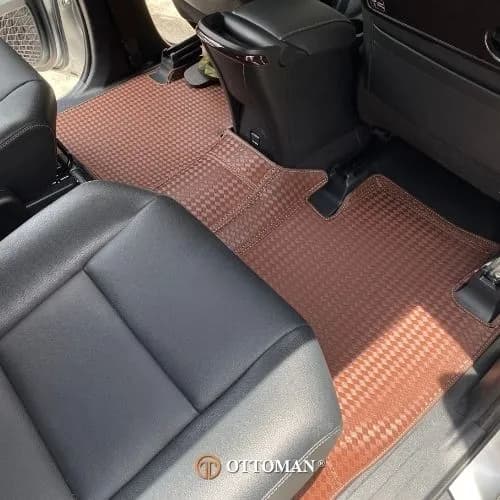 Toyota Innova Ottoman — real install