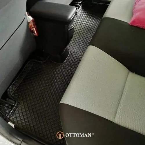 Toyota Prius C Classic Series Black — real install