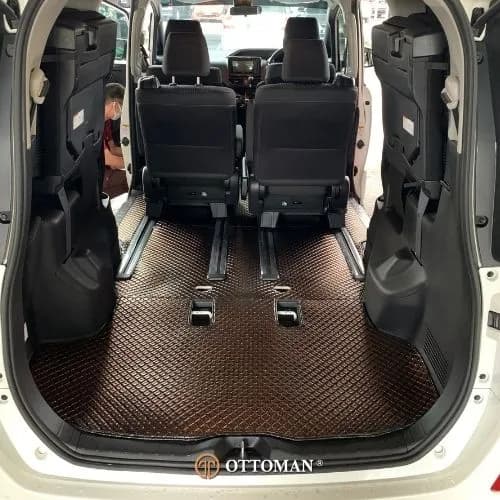 Toyota Voxy Ottoman — real install