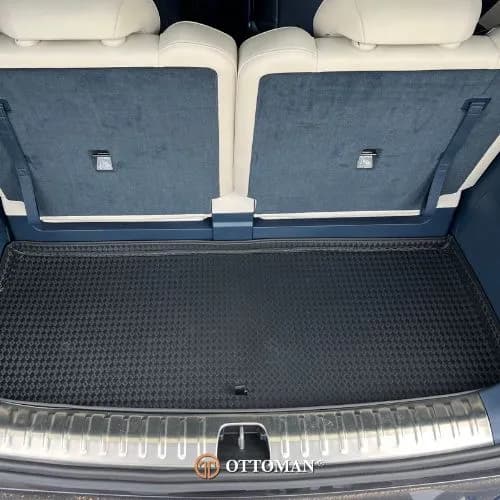 Zeekr 009 fitted with Titanium Black 3D car mats