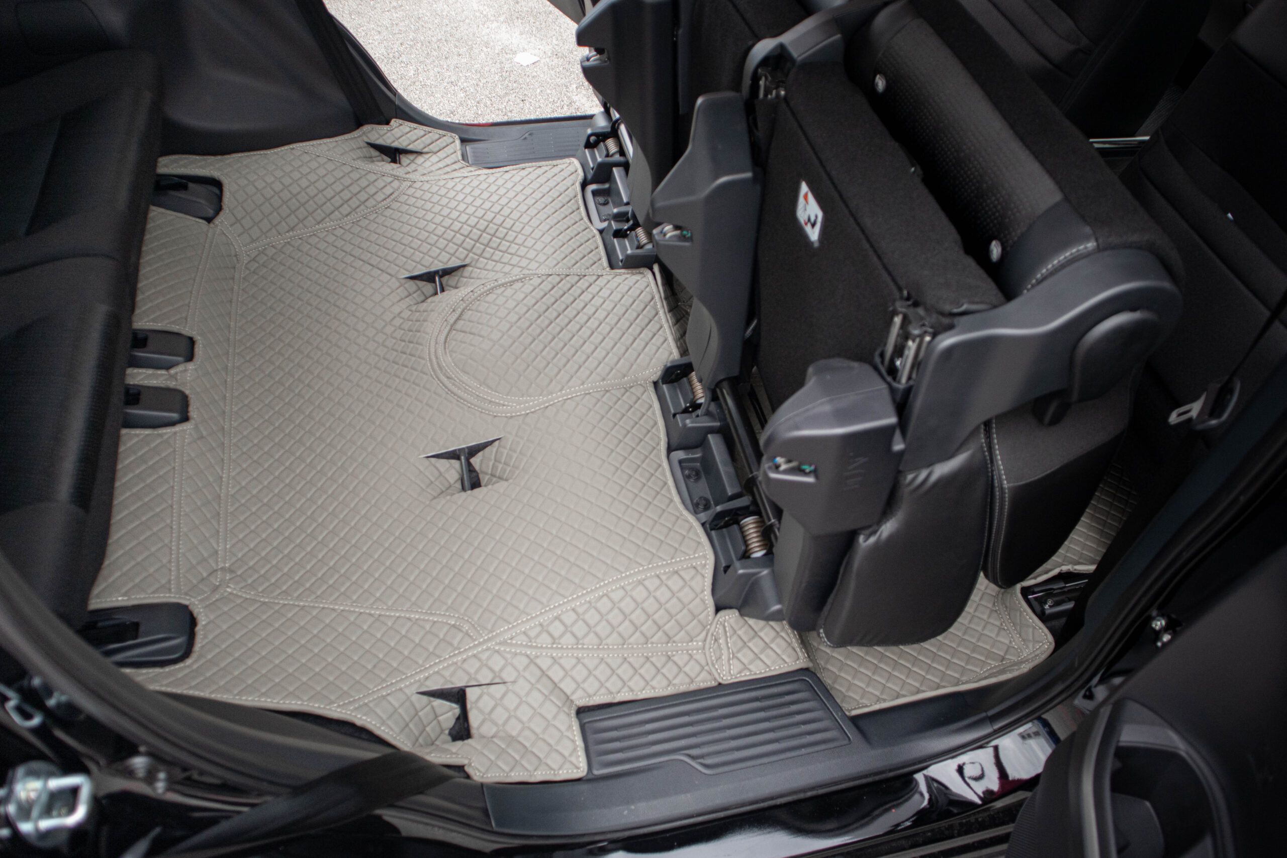 7 Seater Folding Seat Gallery 8