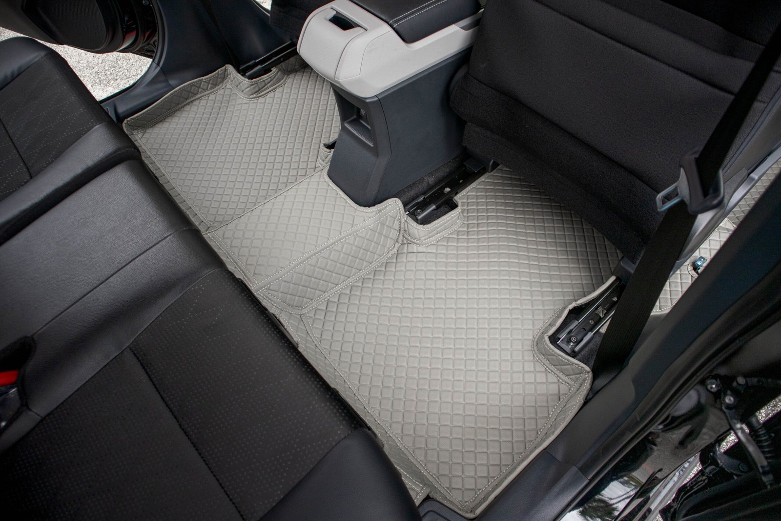 Ottoman_Car_Mat_5_Seater_2_Rows_with_Boot_3