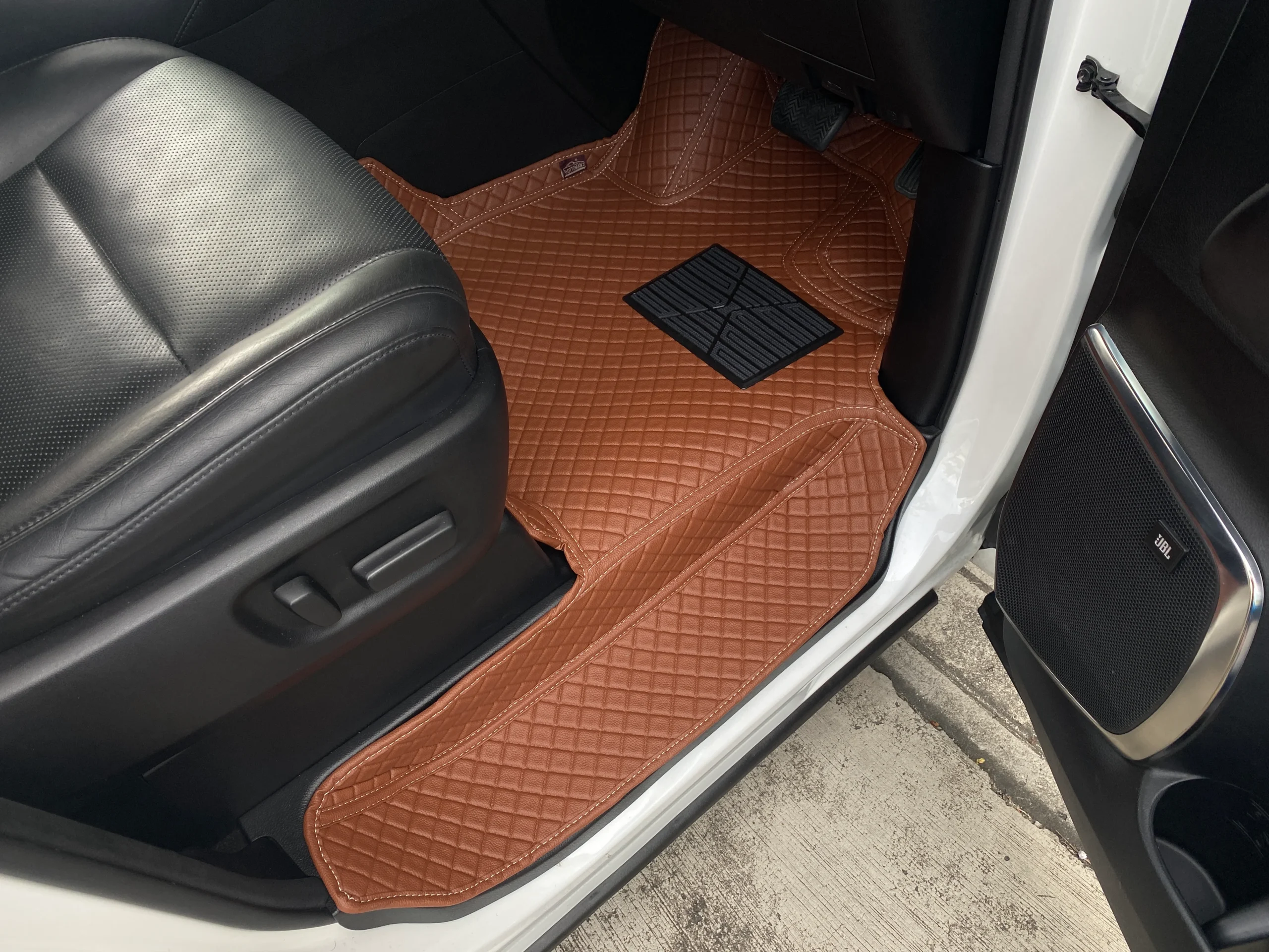 Ottoman_Car_Mat_MPV_Full_Side_Step_2_Desktop