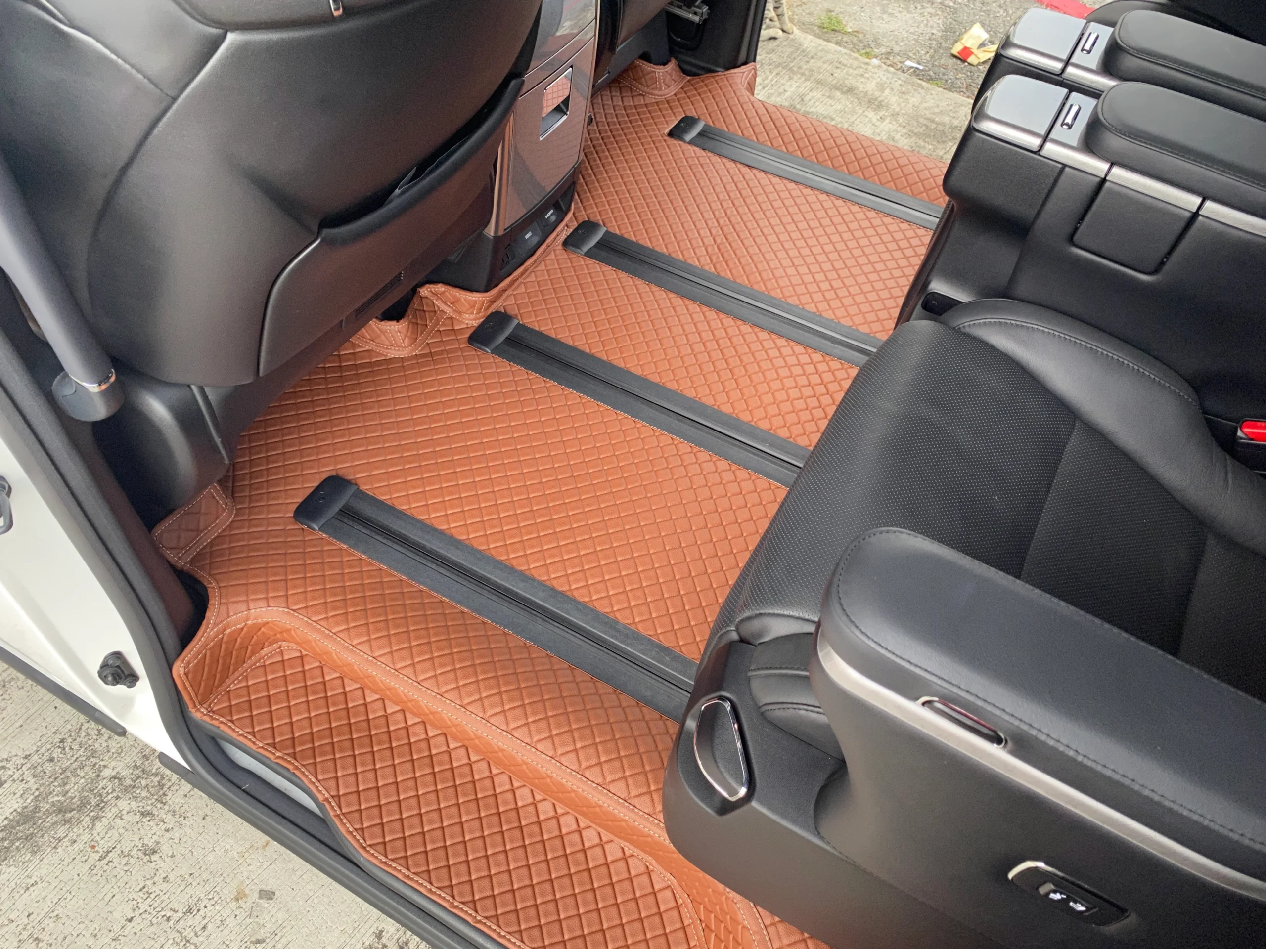 Ottoman_Car_Mat_MPV_Full_Side_Step_4_Desktop
