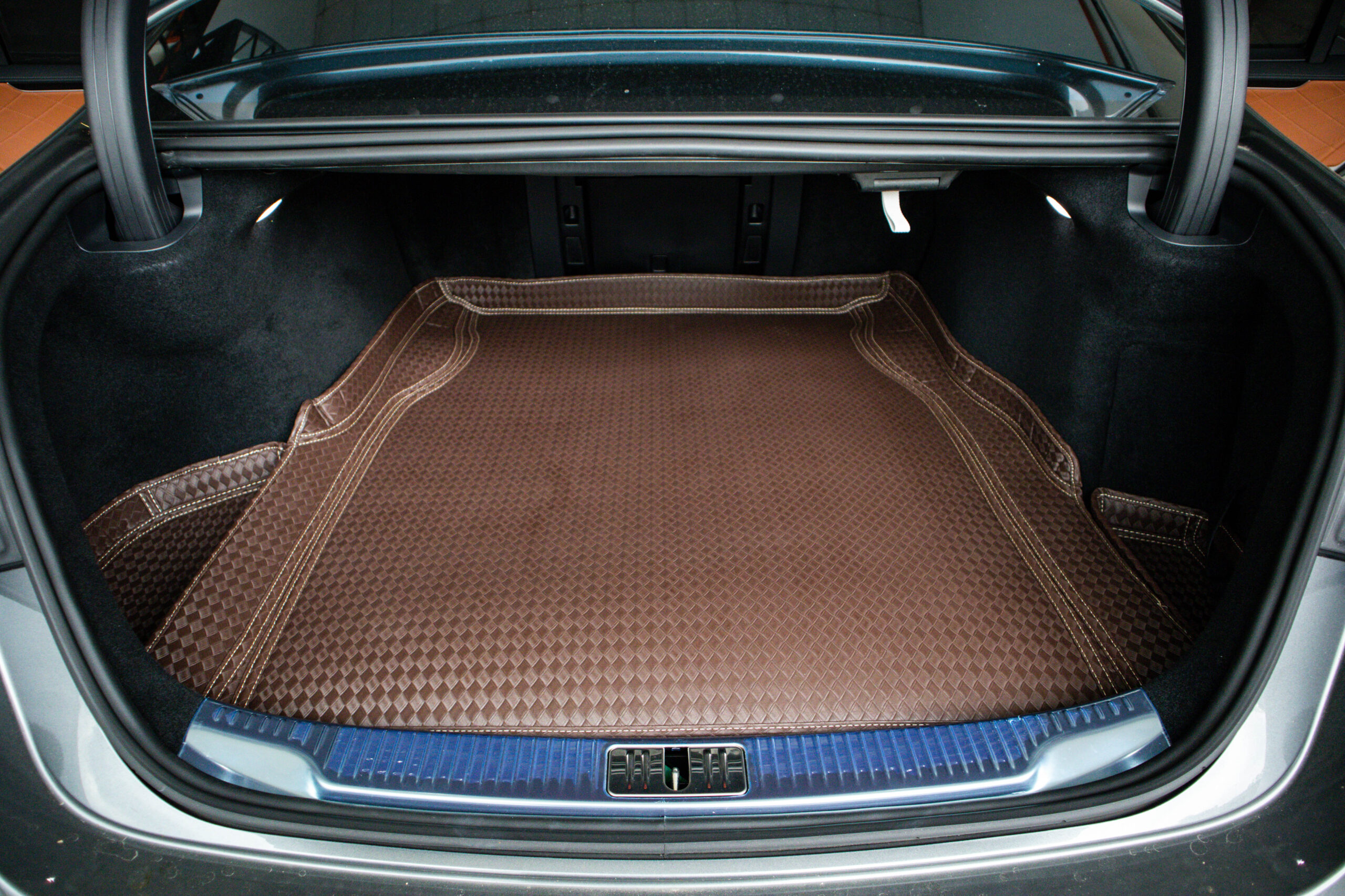 Sedan Gallery (8)